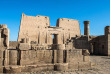 Égypte - Louxor - Visite des temples Esna et Edfou © Shutterstock, Anton Ivanov