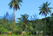 Fidji - Taveuni - Sau Bay Resort & Spa - Les Oceanfront Cottages vus de la plage