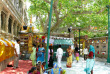 Inde - Vallée du Gange - Bodhgaya aux abords du temple Mahabodi © ONT Inde