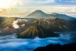 Indonésie - Java - Lever de soleil sur le Mont Bromo © Zephyr - Shutterstock