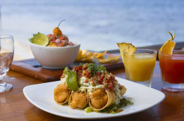 Belize - Placencia - Ray Caye Island Resort - Restaurant Lionfish