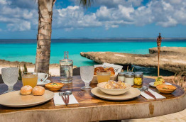 Bonaire - Delfins Beach Resort - Brass Boer Restaurant 