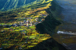 Indonésie - Java - Village de Cemoro à proximité du Mont Bromo © Arthika - Shutterstock