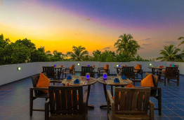 Maldives - Boutique Beach Dhigurah - Restaurant Terrasse