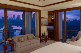 Myanmar - Yangon - Chatrium Hotel Royal Lake Yangon - Deluxe Corner Room