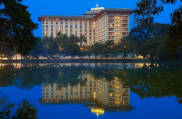 Myanmar - Yangon - Chatrium Hotel Royal Lake Yangon