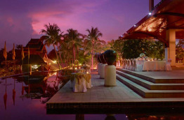 Myanmar - Yangon - Chatrium Hotel Royal Lake Yangon - Sunset Terrace