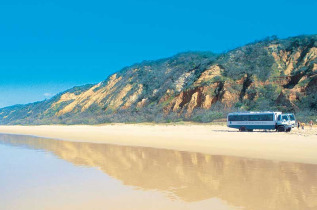Australie - Fraser Island - Circuit aventure à Fraser Island au Kingfisher Bay Resort - 75 Mile Beach © Tourism Queensland
