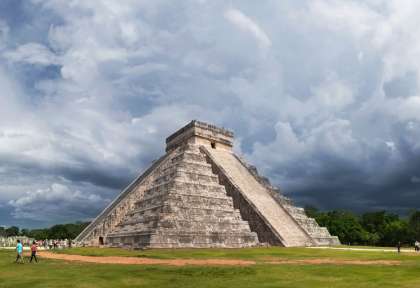 Chichen Itza © Shutterstock - Sunsinger