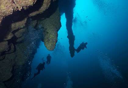 Plongée sur le Blue Hole au Belize - Sun Dancer II