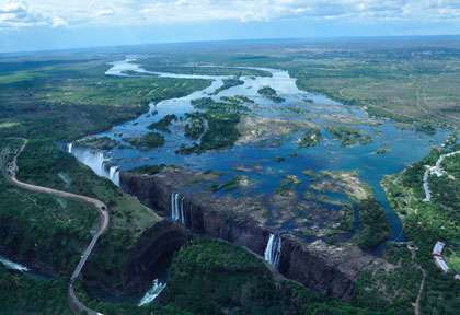 Victoria Falls © Shutterstock - Periquet