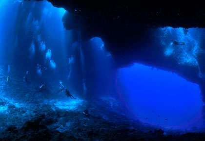 Grottes et caves en plongée à Palau